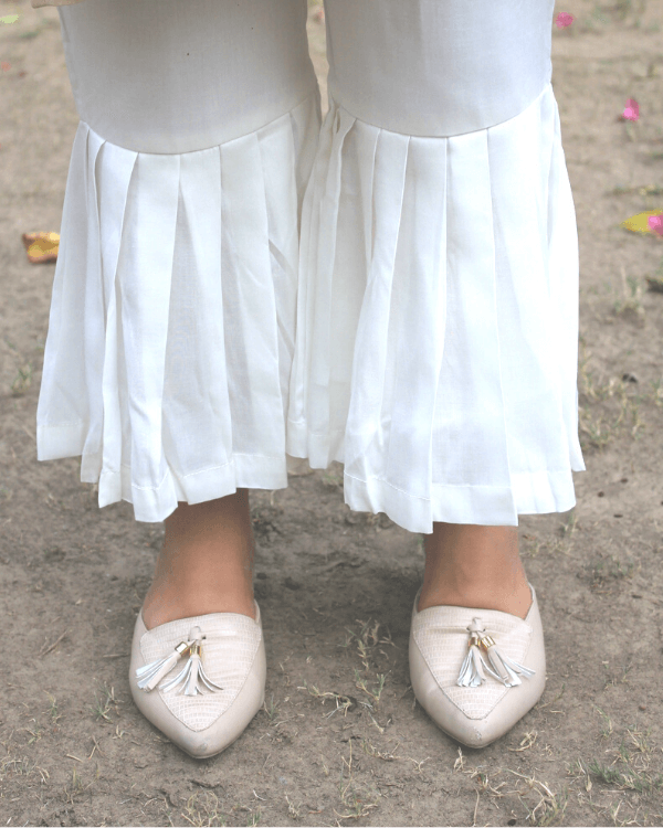 White Pleated Pants