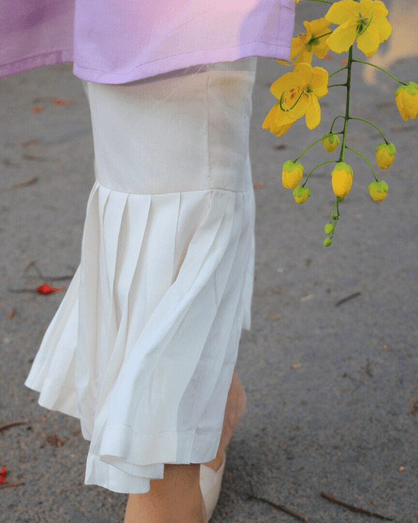 White Pleated Pants