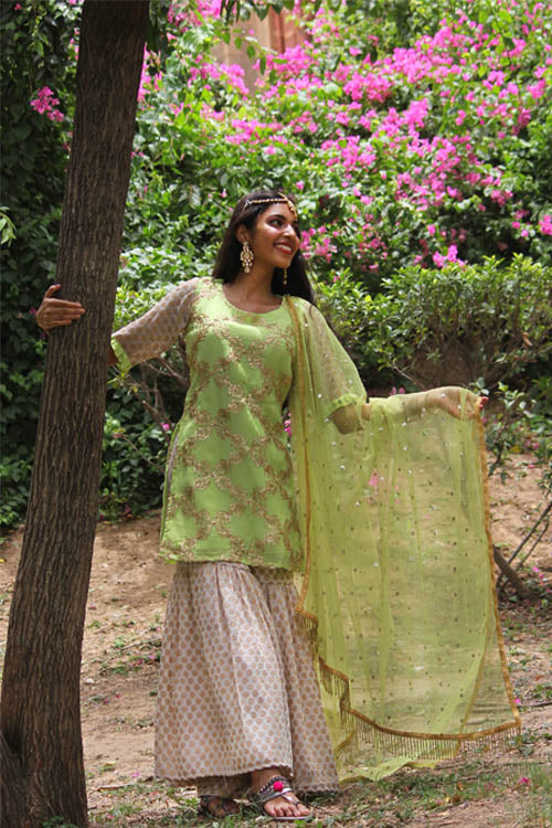 Step out this festive season in our 3 piece set from thesvaya