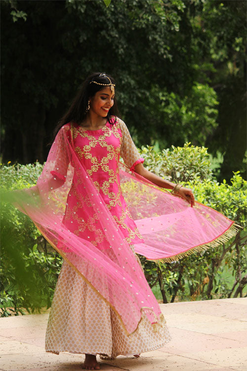 Wear this trendy Gharara set from thsvaya