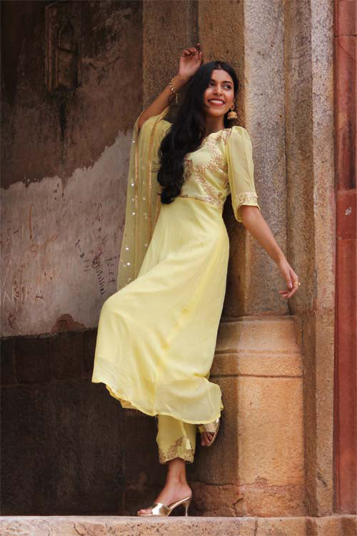 Here is the beautiful kurta palazzo set for this festive season
