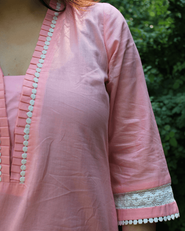 Women's Pink Cotton Kurta Set With Lace Details