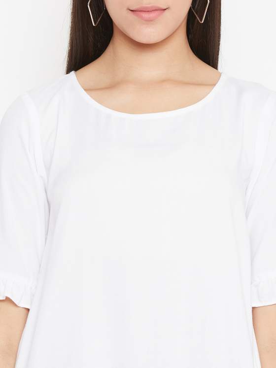 You can never go wrong with an all white kurta, we betcha!