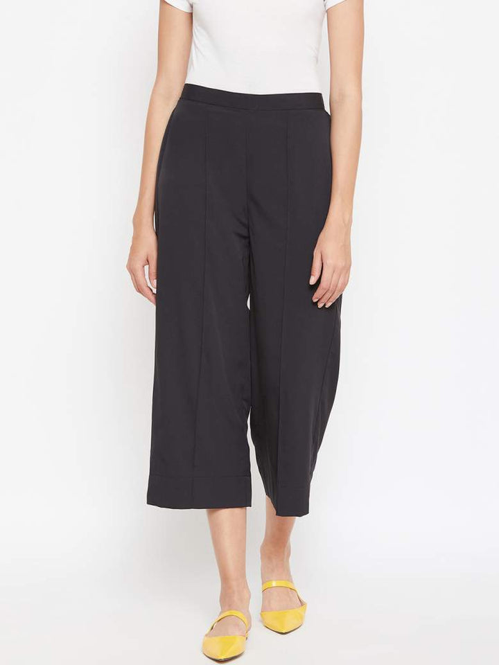 A single pin tucked detailing makes this black culotte for women all the more smart