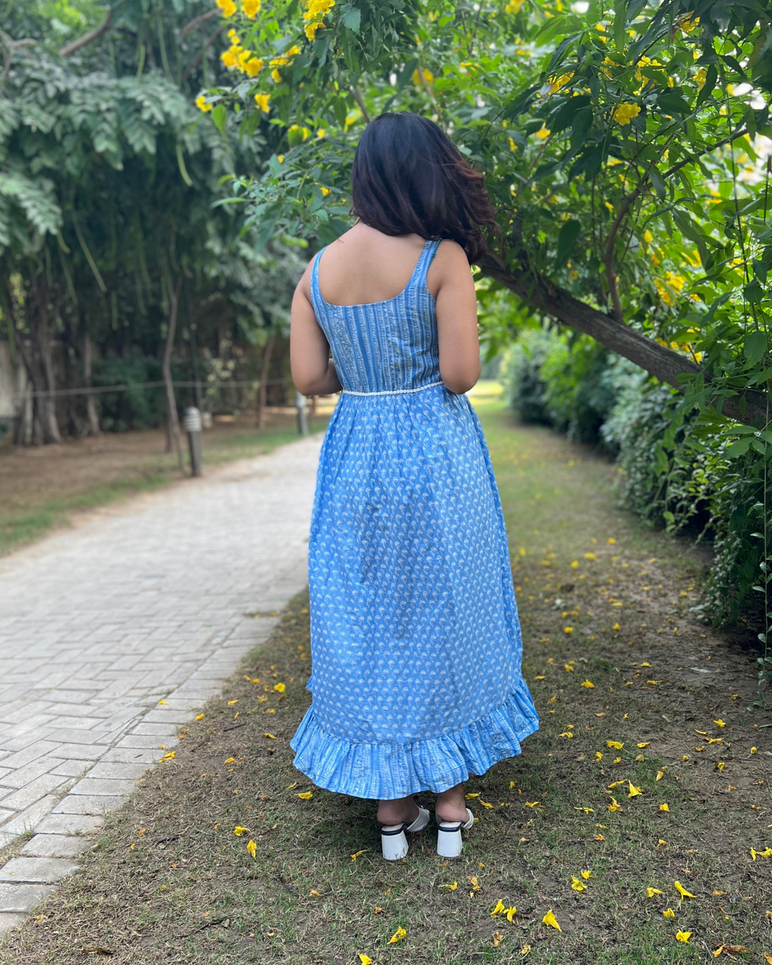 Aza Blue Floral Printed Sleeveless Dress