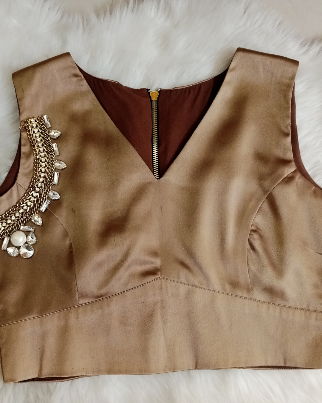 Stain Sleeveless Blouse