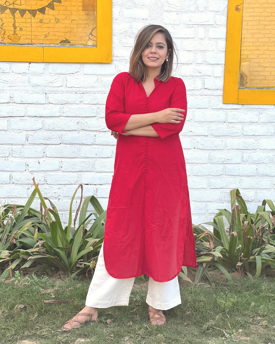 Women's Kurta with Beautiful Red Cambric Potli Design