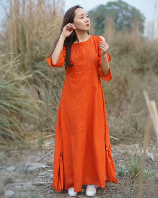 Come fall in love with our gorgeous Gerua Tunic made in handwoven cotton.