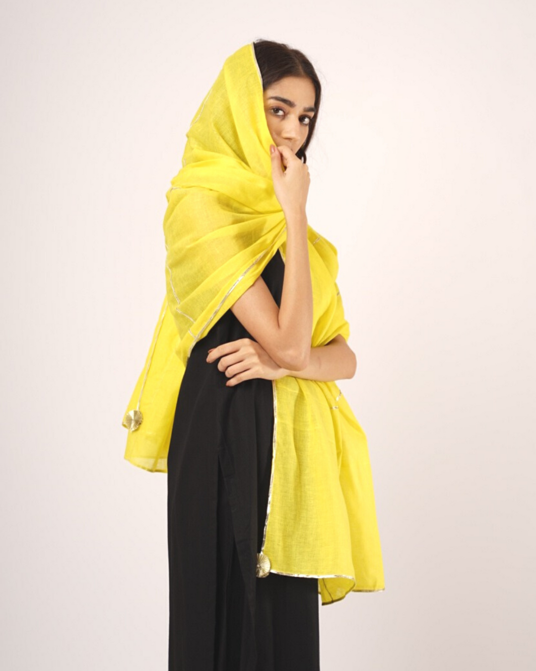 Sleeveless Black Kurta Set With Yellow Dupatta