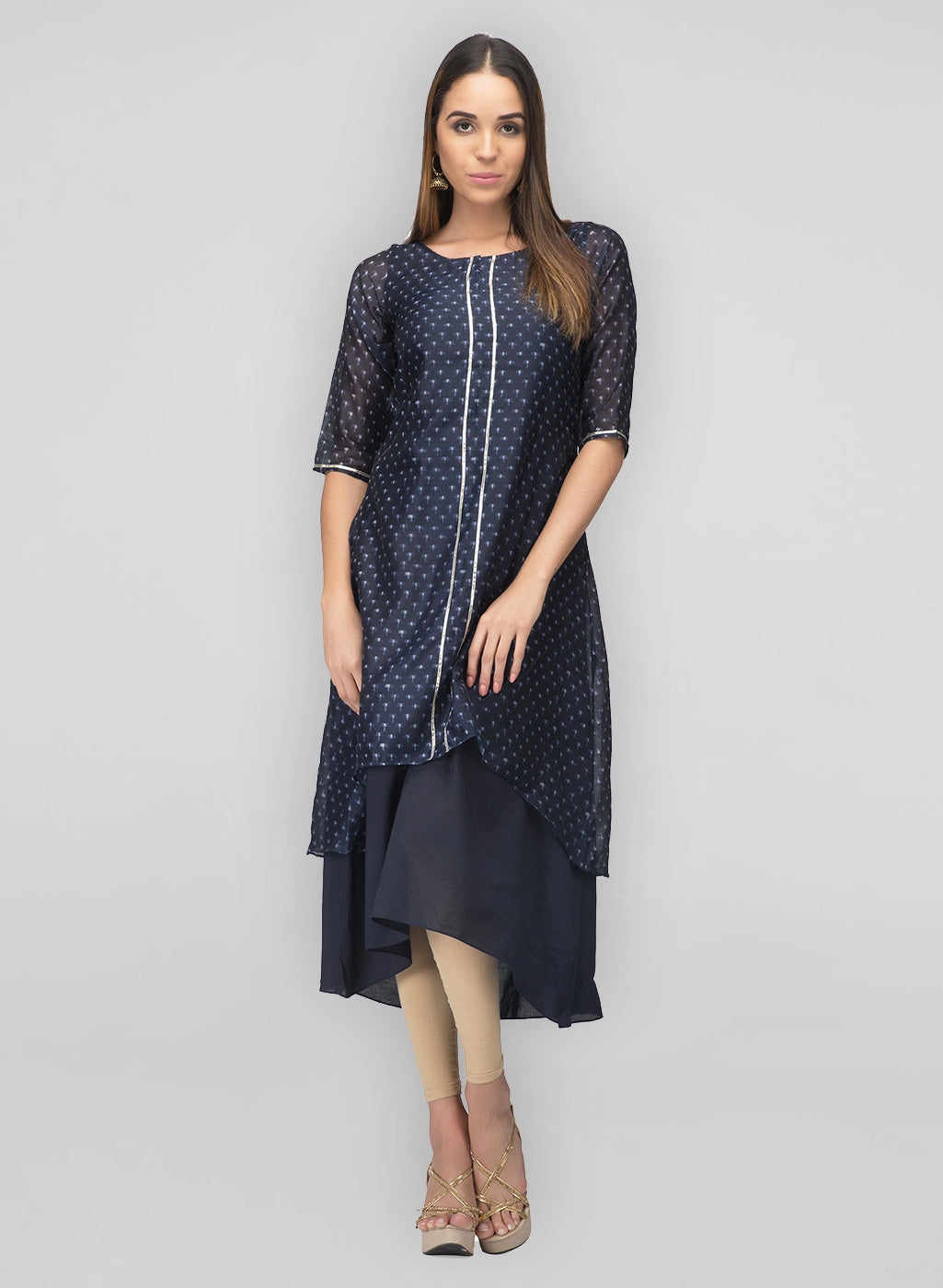 Wear this stylish kurta dress from thesvaya.