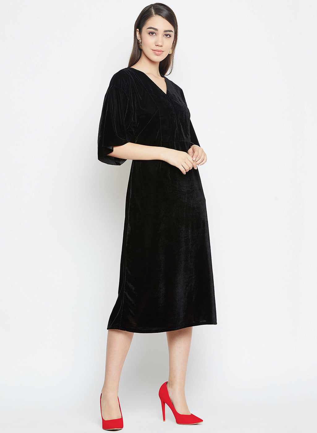 A black velvet midi dress for women who like being extra perfect for their date nights
